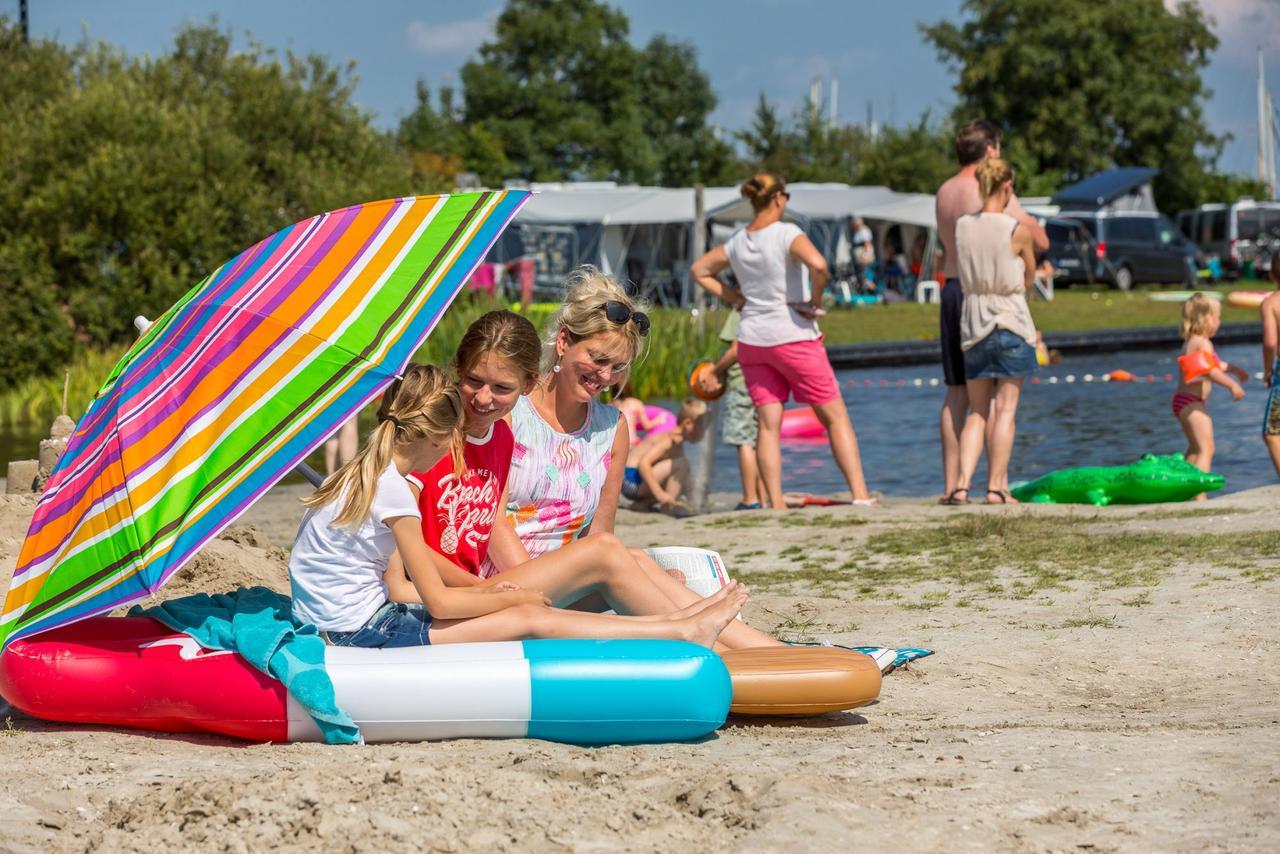Vakantiepark De Kuilart Koudum Ngoại thất bức ảnh